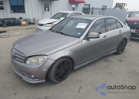 2009 Mercedes-Benz C 300 Luxury 4Matic/Sport 4Matic z USA, uszkodzony, nr VIN WDDGF81X89F278085